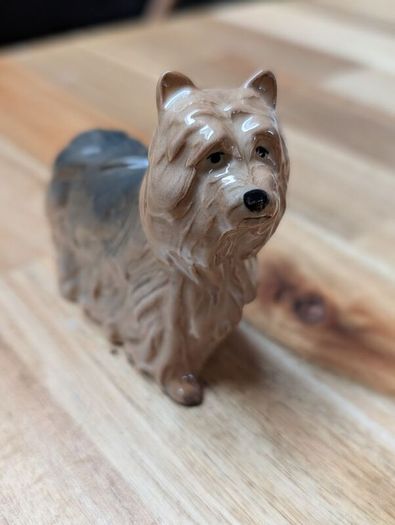 Beswic Yorkshire terrier porcelain figurine
