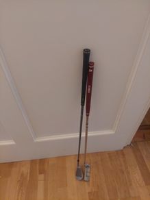 Left handed junior pitch and putt set