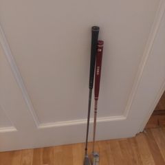 Left handed junior pitch and putt set