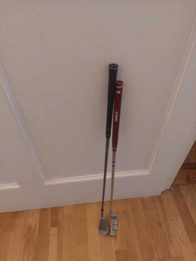 Left handed junior pitch and putt set
