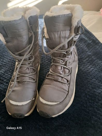 snow boots