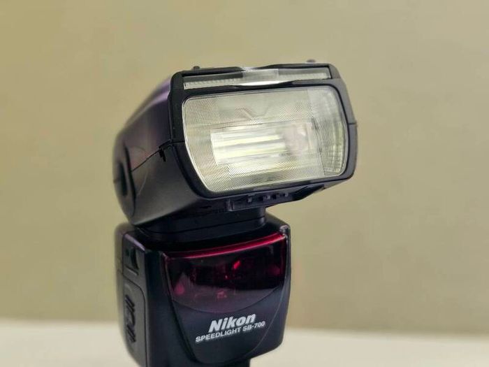 Nikon SB-700 Speedlight