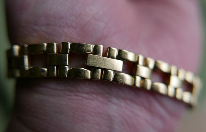 Vintage Gold Plated Bracelet (no hallmarked)
