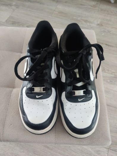 woman runners Nike  Air