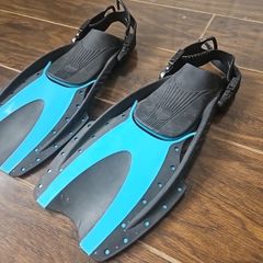 Swimming Fins / Flippers, 2 snorkels and 2 pairs of googles