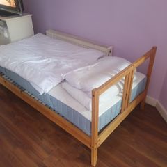 Selling IKEA bedframe in a very good condition
