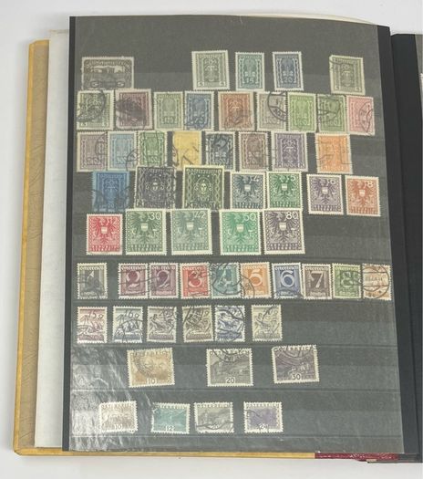 Collection: Austria (Osterreich) Stamps both mint an commemorative stamps on 45 pages