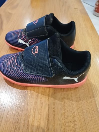 runners/football boots