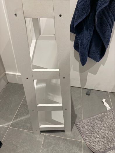 Bathroom shelving unit