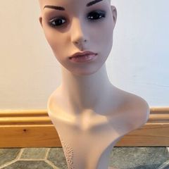 Mannequin Heads & wigs