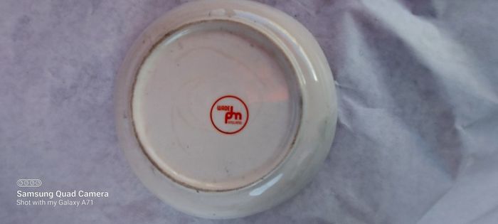 carslberg ashtray,,good condition,,pitting on glaze,,overall good, thank you, collectors item, handy for man cave, home bar etc, if buyer collects cheaper .take as is .
