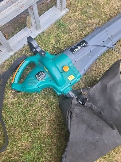 leaf blower