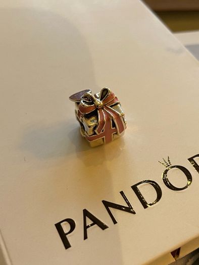 Pandora charm Present gift box with heart and pink ribbon Charm New