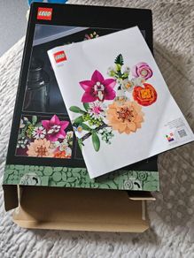 LEGO Botanicals Pretty Pink Flower Bouquet