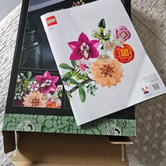 LEGO Botanicals Pretty Pink Flower Bouquet