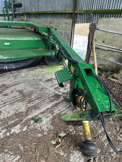 John Deere 1365 mower