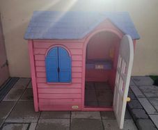 Girls playhouse