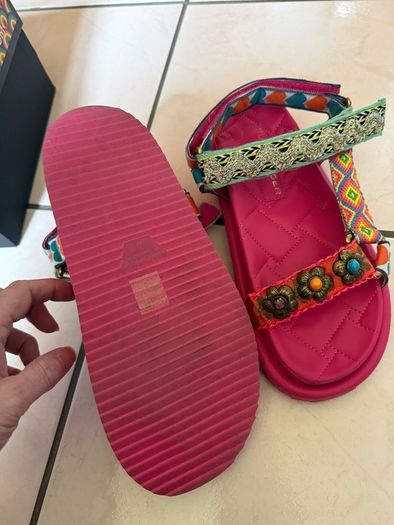 Kurt Geiger Sandals - Size 4/37