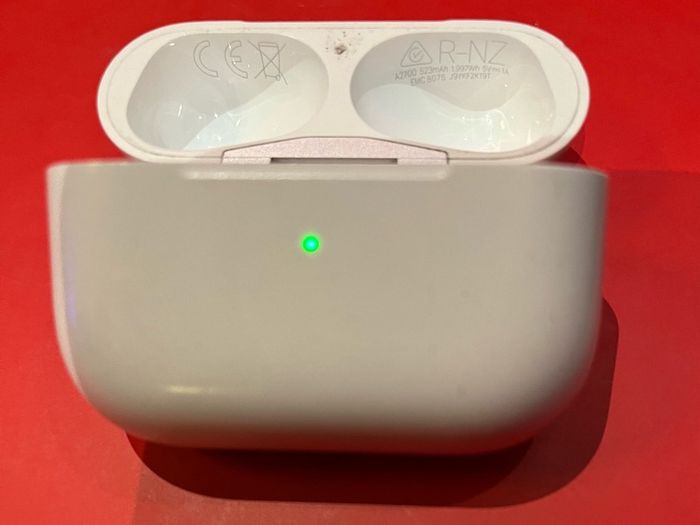 Apple Airpods Pro MagSafe Charging Case