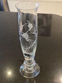 Duiske Irish glass 10 inch vase with original sticker