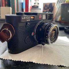 Voigtlander 28mm Ultron f/2 Leica M-Mount lens