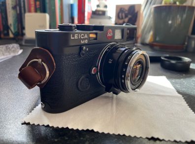 Voigtlander 28mm Ultron f/2 Leica M-Mount lens