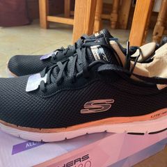 Skechers