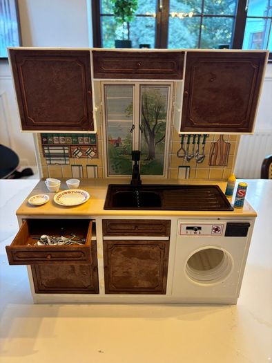 Vintage 1970s/1980s Sindy Doll Furniture Collection - 5 Piece Job Lot With Accessories