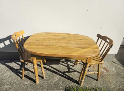 Table and 2 chairs