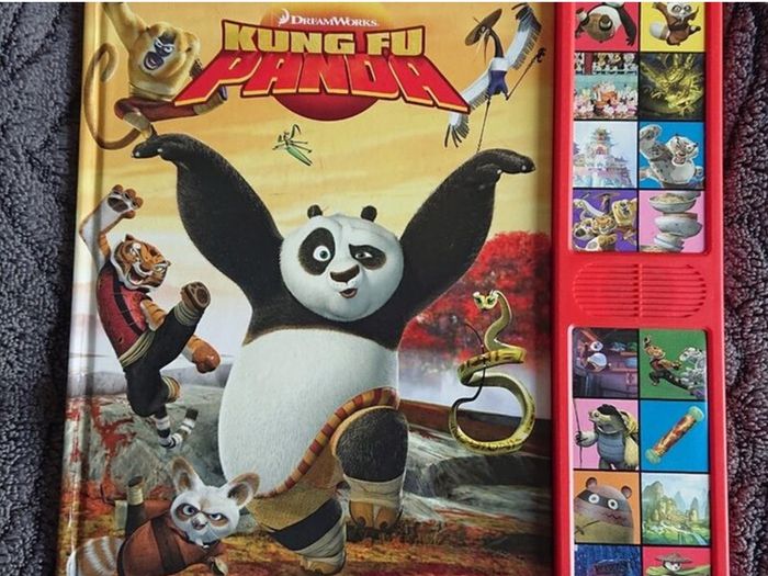 Master Shifu Figure / Kung Fu Panda Storybook