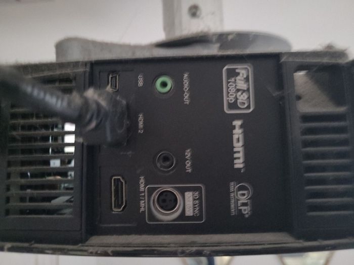 HD & 3D Optima Home Cinema Projector, mount and 100 inch screen