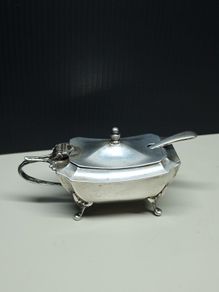 Antique sterling silver mustard pot with original spoon, fully hallmarked Birmingham 1911.