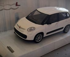Diecast Model Fiat 500 L MPV 2012 White - Collectable Motorama 1:43
