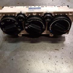 Avensis heating controls