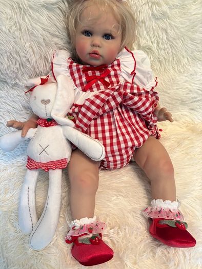 Reborns By Laura.  Stunning Baby Crystal.  Heavy, Weighted Reborn Doll.  Welcome to View