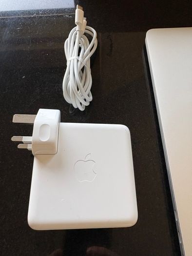 As New 16" Apple Macbook Pro Tahoe Os 512SSD|16GB