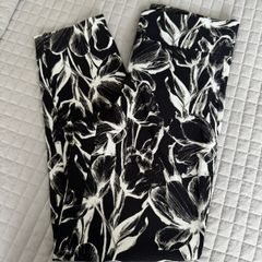 Frank Lyman Design Black & White Floral Trousers / Leggings - Size UK 10