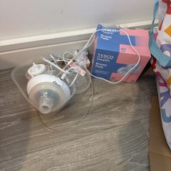 tommy tippee breast pump and pads