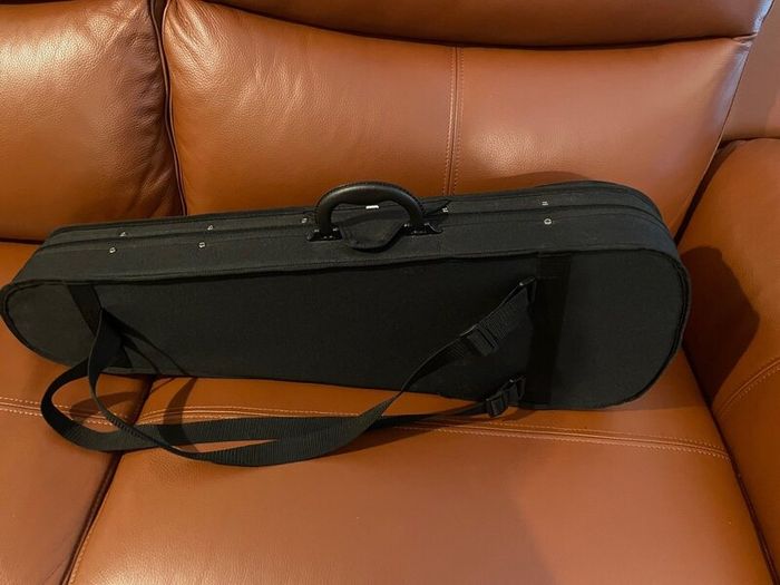 Full size violin / fiddle w/ bow, case, rosin