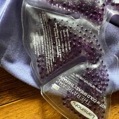 Hot and cold breast therapy pads