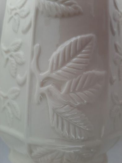 New cream vase with leaves design