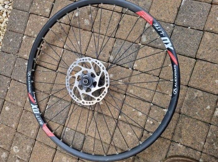 Alexrim xD-lite on deore hub