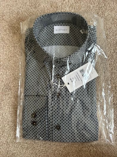 Brand new Diffney men's print shirt