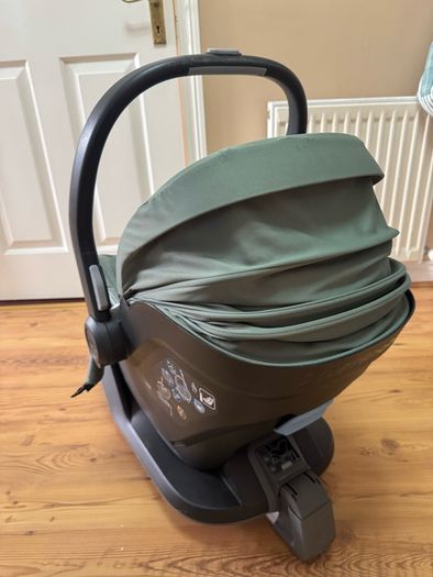 Uppababy car seat with base