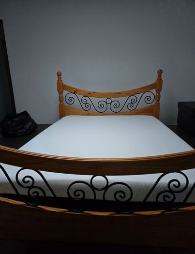 King size bed and Emma mattress