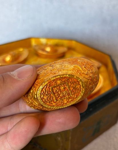 Vintage Chinese Octagonal Lacquered Box with Gilt-Bronze Sycee Ingots And Zodiac Coin