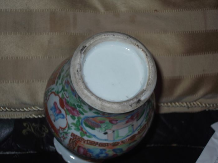 a antique chinese famille rose vase 19th century