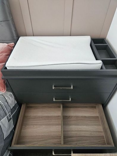 Changing Table/ Drawer Chest