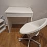 Desk & Chair Image 4