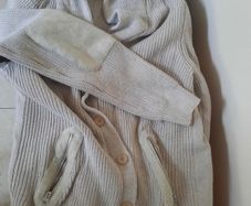 Mens cardigan Size M, needs stitching
